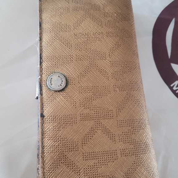 Michael Kors set - Picture 11 of 16